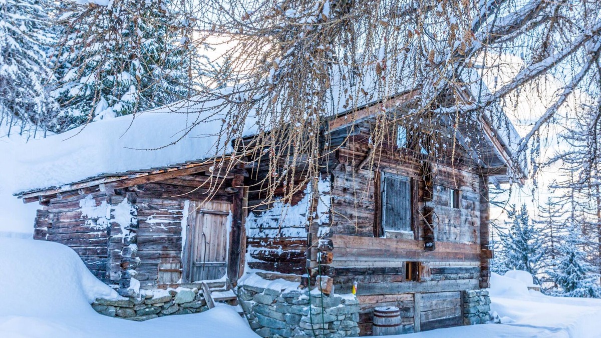 La Tzoumaz Ski Chalet | Magnificent little chalet on the trail La gouille à l'ours