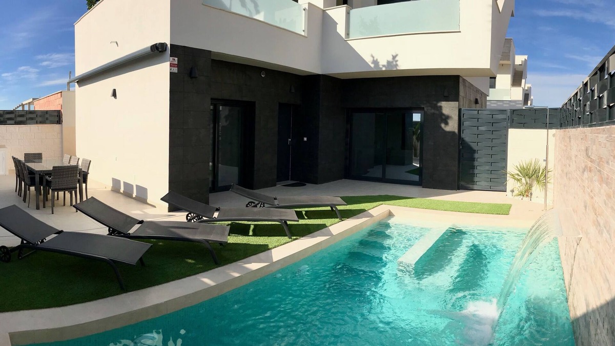Benijofar Villa | Magnificent modern villa with private heated jacuzzi pool with mountain views