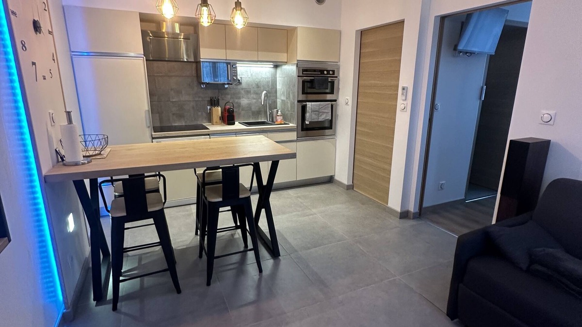 Meyzieu House | Magnificent new T2 Meyzieu charm and elegance