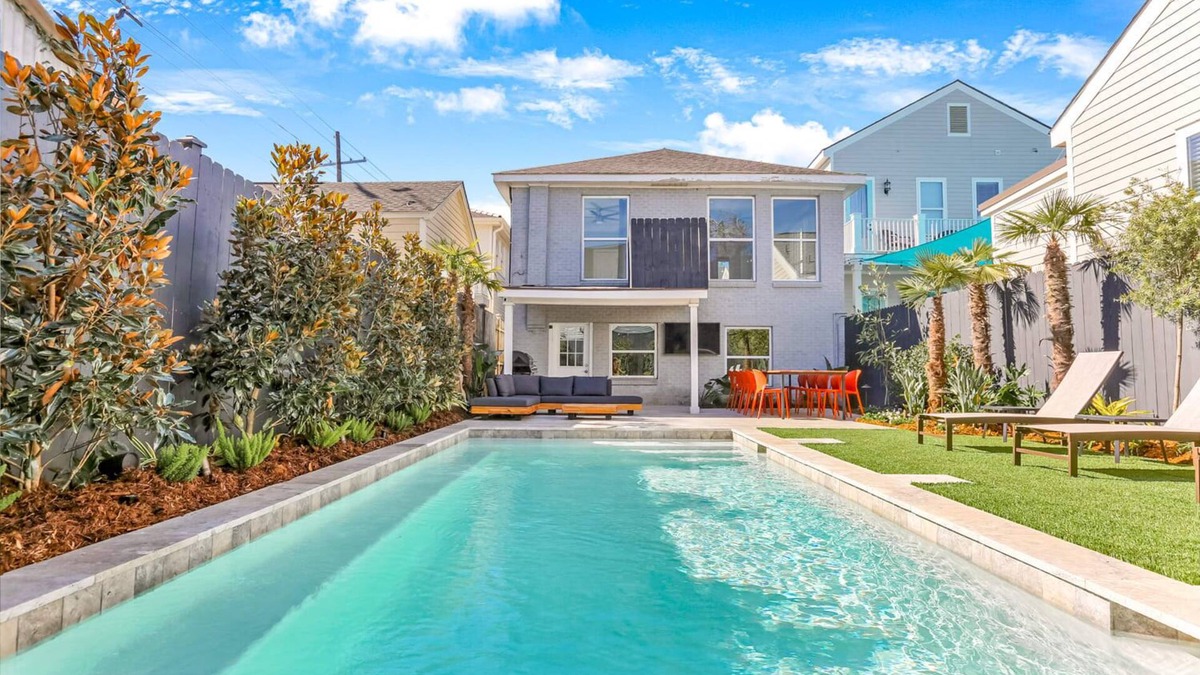 Faubourg Delassize House | Magnificent Outdoor Paradise | Heated Pool