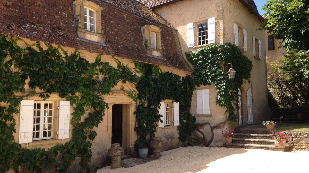 Mailly House | Magnificent presbytery of the 17th century, charming residence.