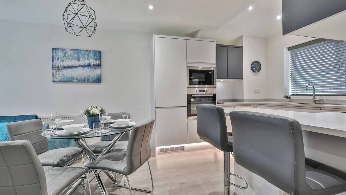 Sheffield House | Magnificent, renovated whole house with garden