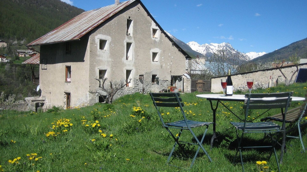 Forville Ski Chalet | magnificent renovated chalet - sleeps max 8 adults