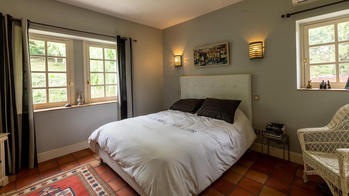Nerac House | Magnificent residence of character and its Park.