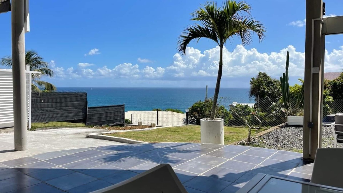 L'Houezel Apartment | Magnificent sea view for this spacious single-storey apartment