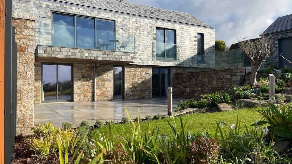 Perranuthnoe House | Magnificent South Coast Cornish Retreat by the Sea