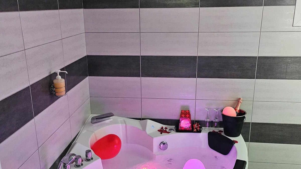 Cornebarrieu House | Magnificent spa house