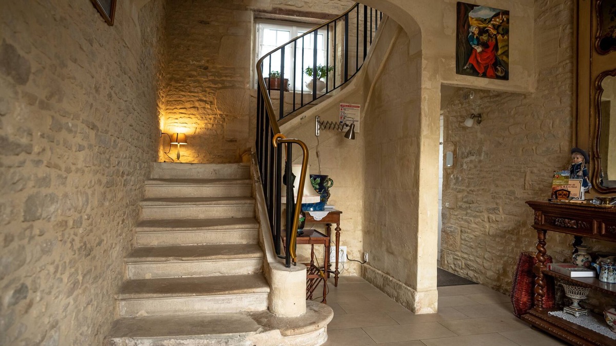 Meuvaines Apartment | Magnificent studio with garden views