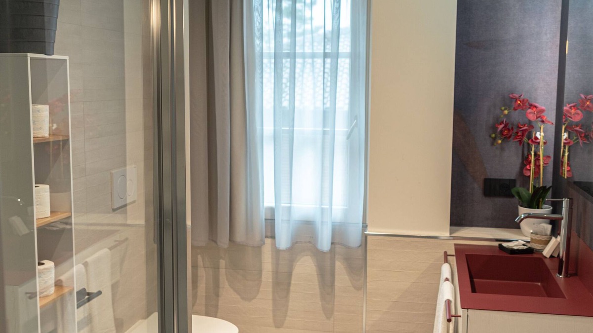 Rivotorto Apartment | Magnificent suite with king-size bed/hydromassage