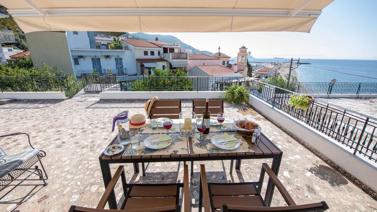 Loutraki House | Magnificent Sunset