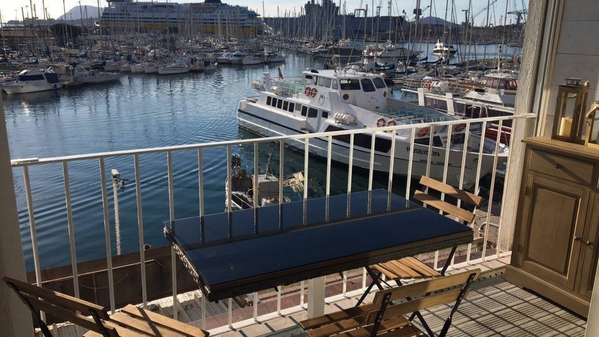Old Town Apartment | Magnificent T3 of 75 m² on the marina