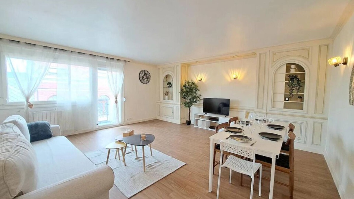 Tourcoing Apartment | Magnificent T3 with balcony at the foot of the Colbert metro station