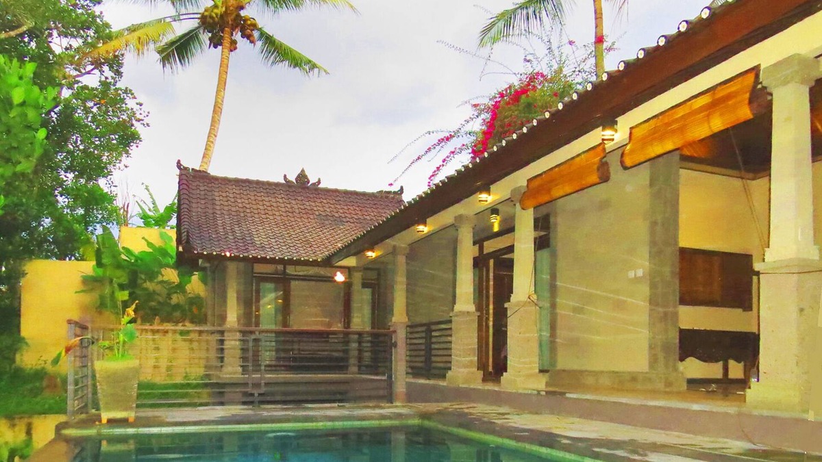 Ubud Villa | Magnificent, tranquil, SECLUDED 2+2 villa on the very edge of the rain forest!