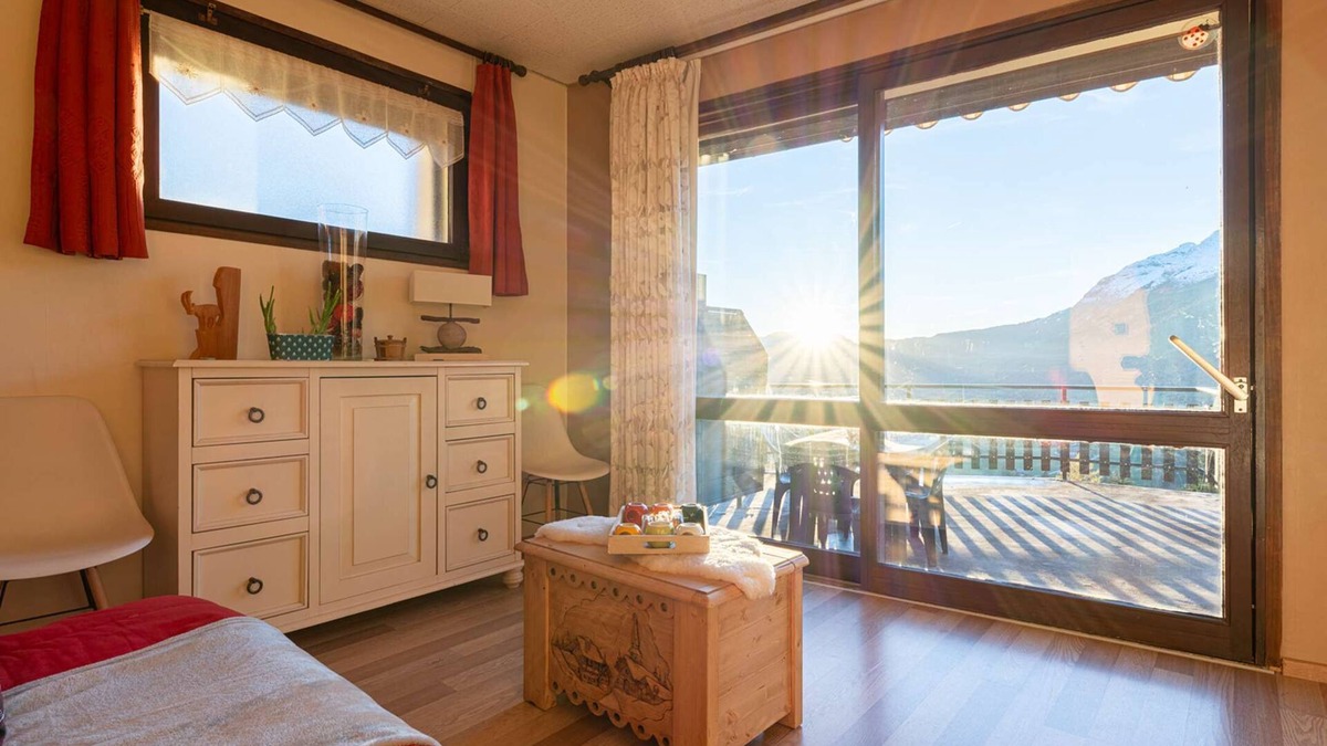 Saint-Jean-de-Sixt Apartment | Magnificent View from this Mountain Cocoon