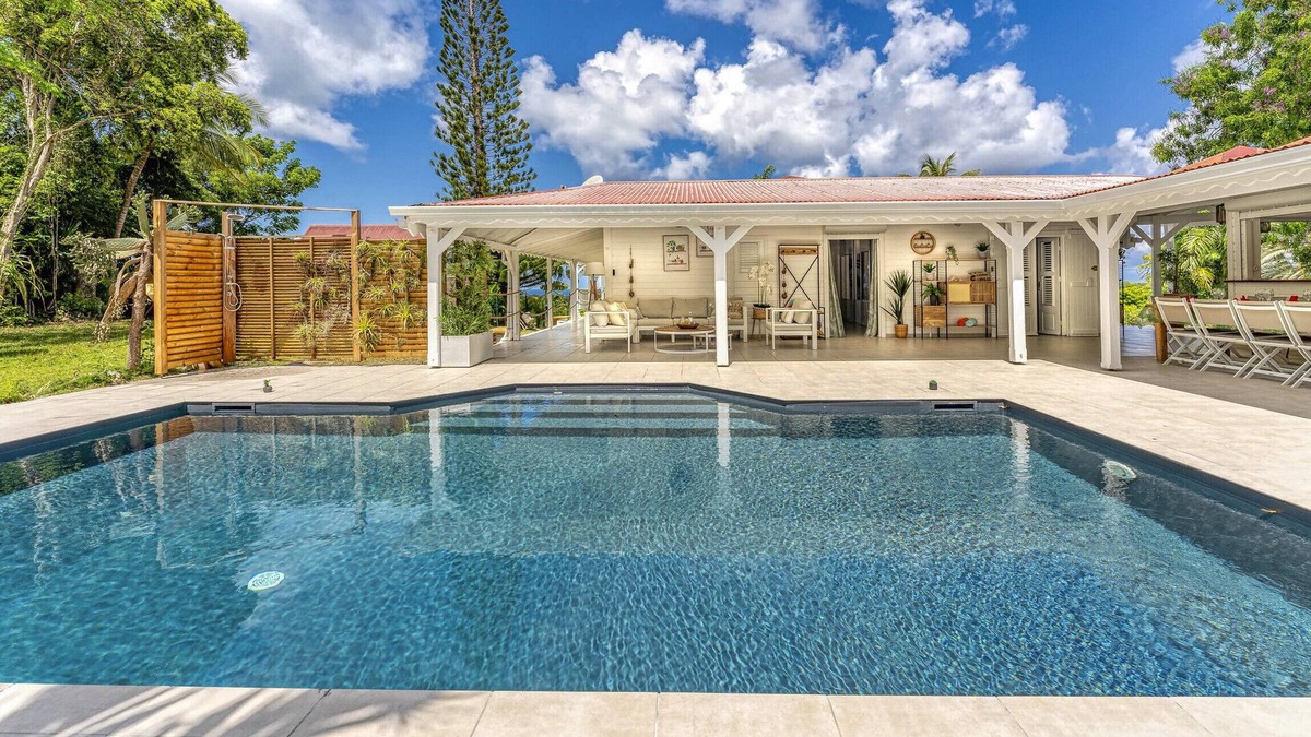 Grand-Bourg Villa | Magnificent villa with sea view