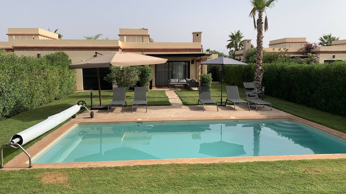 Issen Villa | Magnificent Villa with heated swimming pool and fenced garden not overlooked