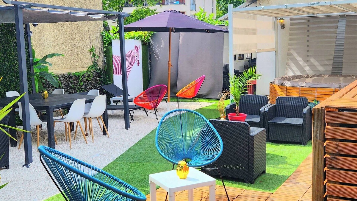 Neuilly-sur-Marne Villa | Magnificent villa with heated pool, jacuzzi and sauna