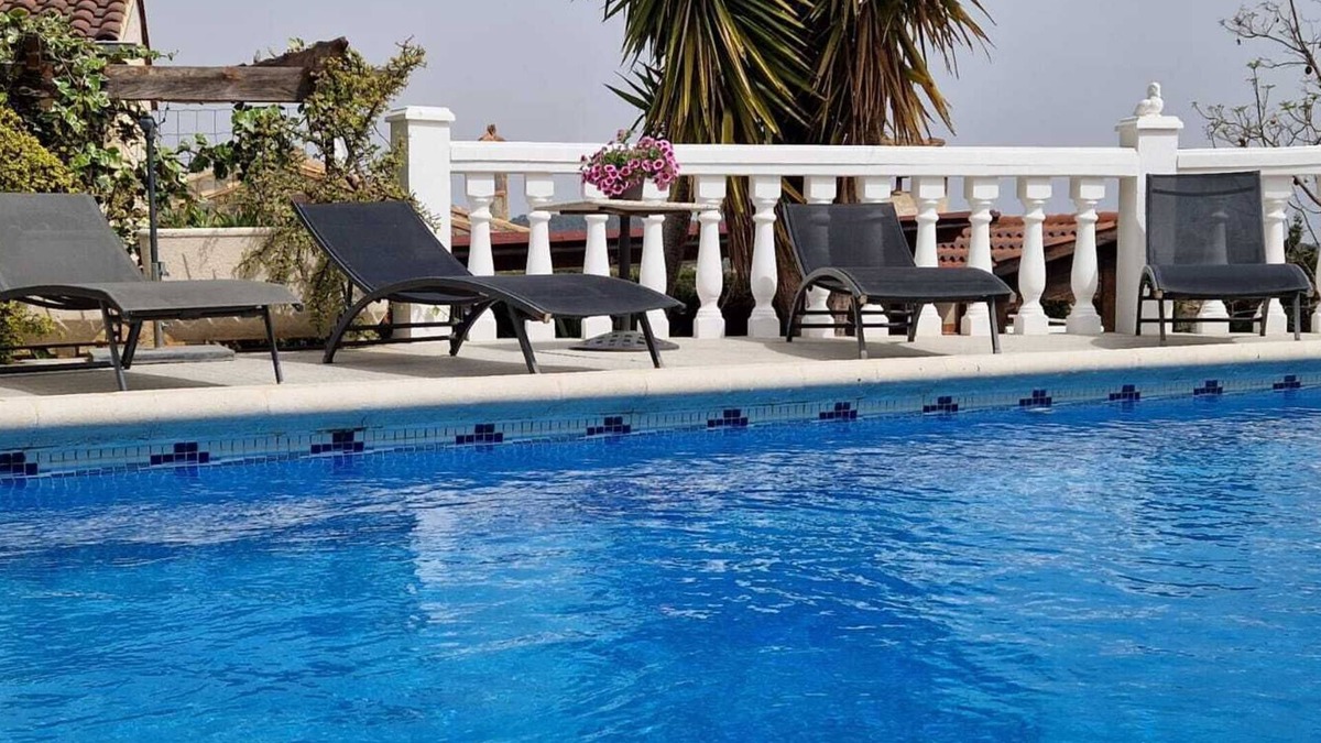 Turis Villa | Magnificent villa with private pool and exceptional views, ideal for families.