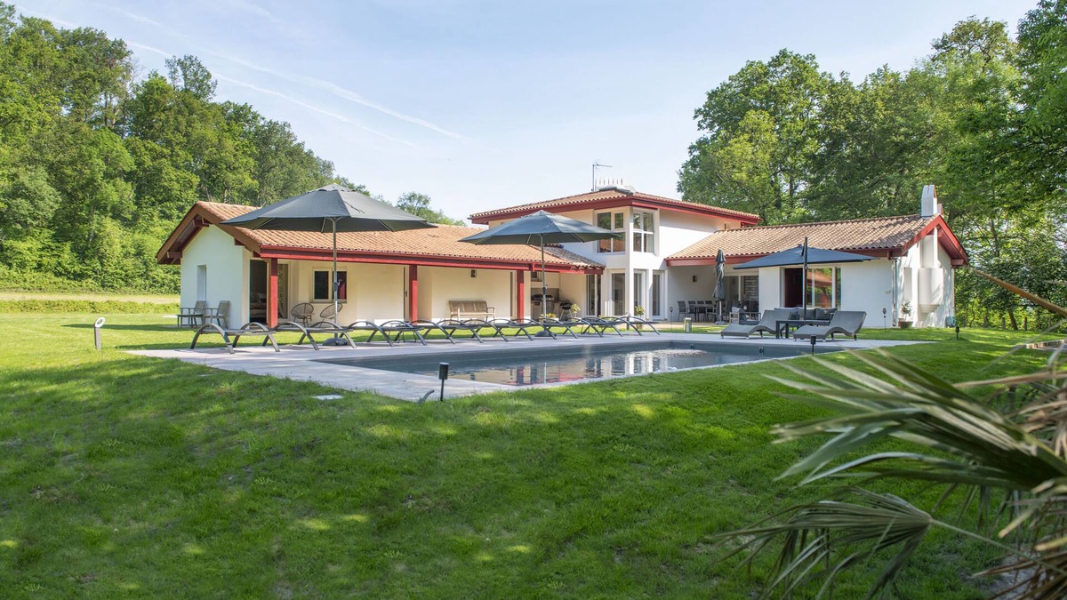 Saint-Jean-Pied-de-Port Villa | Magnificient 4* villa in the countryside.
