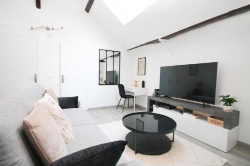 Pierrefitte-sur-Seine Apartment | Magnifique Appart Cosy Tram 4pers Gare Wifi