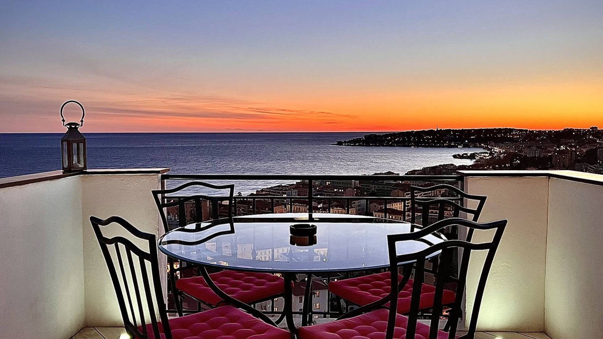 Menton Apartment | MAGNIFIQUE MINI VILLA 2 PIÈCES,IMMENSES TERRASSES,VUE MER FÉERIQUE ET PARKING