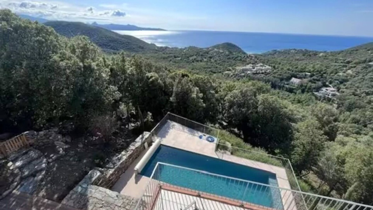 Braccolaccia Villa | Magnifique Villa Moderne vue mer Avec Piscine 14 Personnes