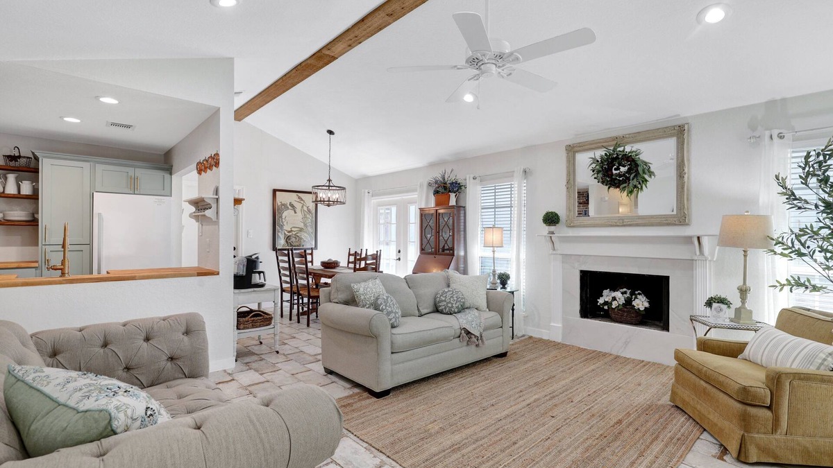 Blossoms Park House | Magnolia - A Birdy Vacation Rental