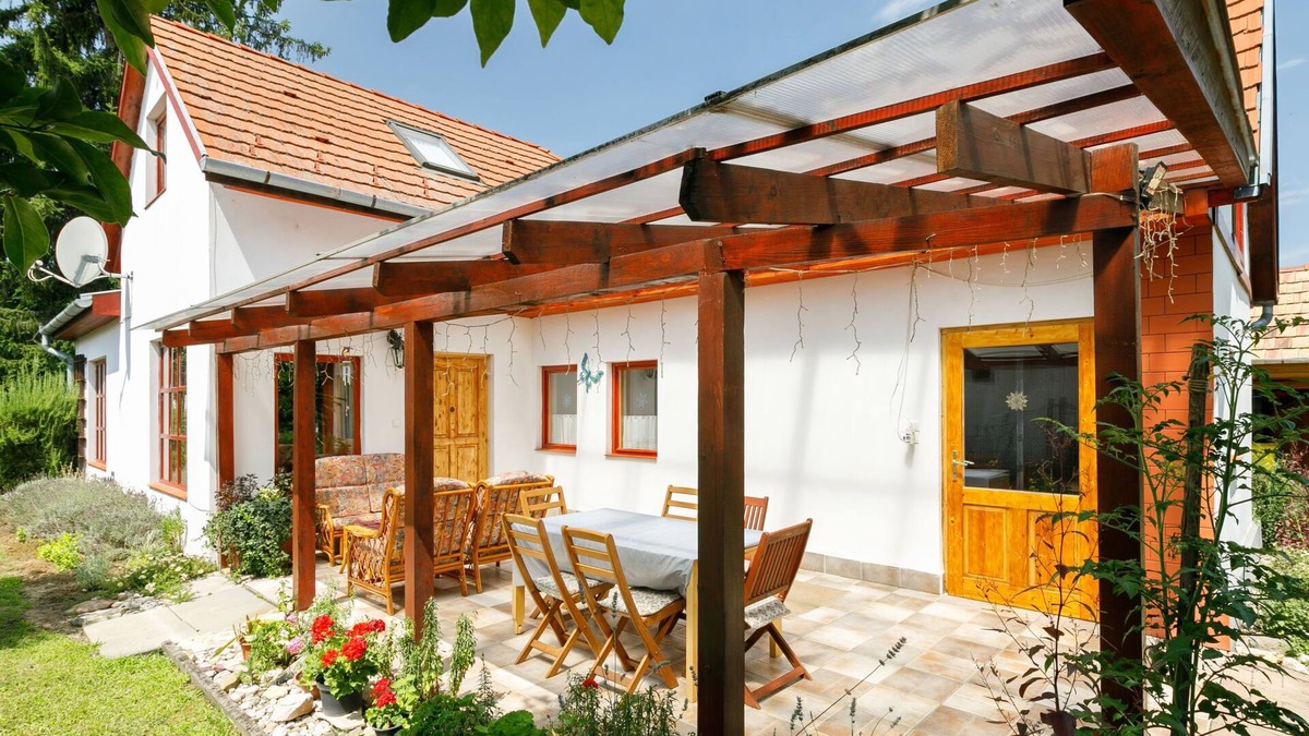 Latrany House | Magnolia by Interhome