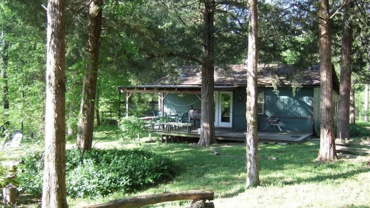 Pencil Bluff House | Magnolia Cabin - On the Ouachita river
