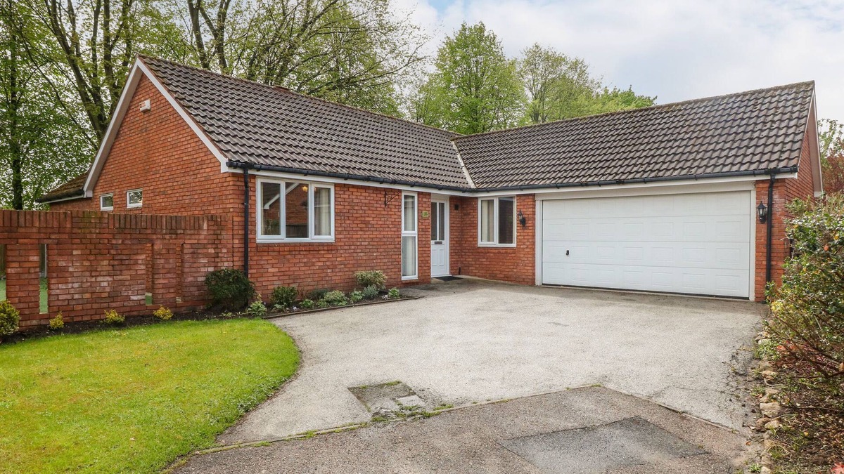 Bircotes Cottage | MAGNOLIA CORNER, pet friendly, with a garden in Tickhill