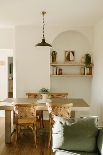 Waroona House | Magnolia Cottage