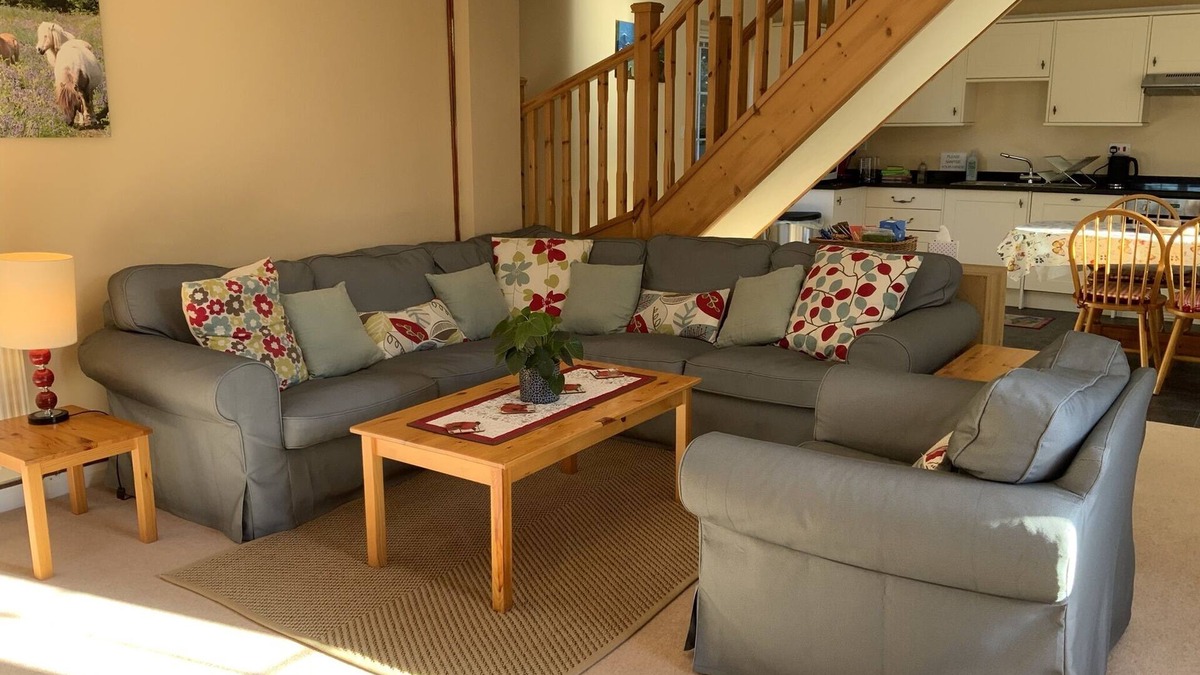 St. Giles on the Heath Cottage | Magnolia Cottage
