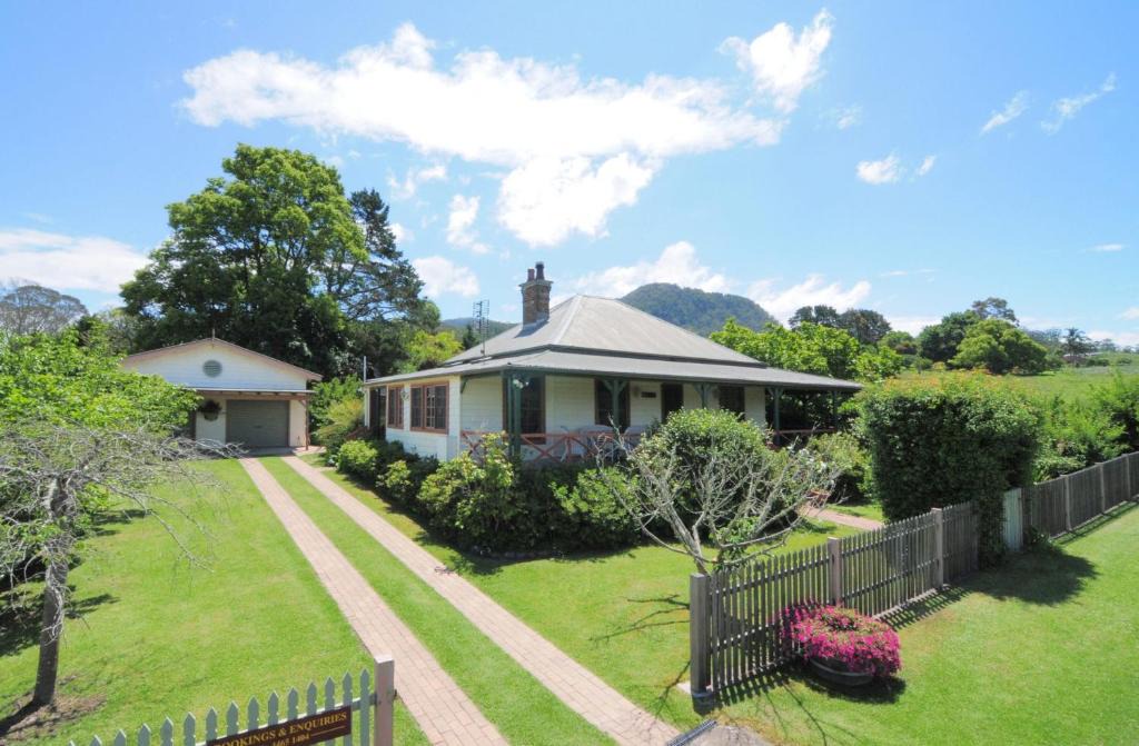 Barrengarry House | Magnolia Cottage Kangaroo Valley