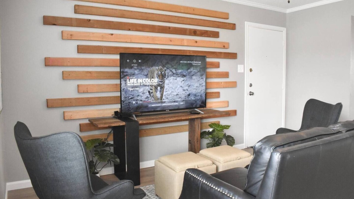College Station Apartment | Magnolia Farms: Walk to A&M, Comfy King Beds
