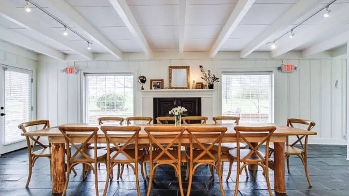 Columbia House | Magnolia Inn - Monthly special thru November. 3,200.00 for a 4 week stay!