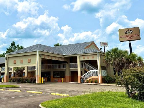Hattiesburg Hotel | Magnolia Inn Townhouse Hattiesburg M S I-59