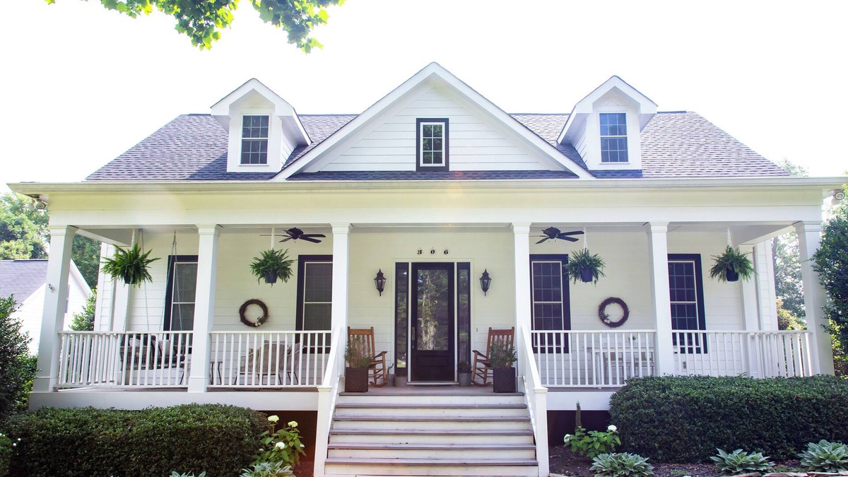York House | Magnolia Manor. Cozy modern farmhouse in York County, SC.