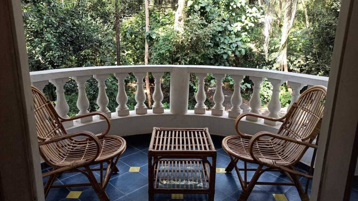 Dongorim Apartment | Magnolia Serene white house!9 min walk from sunset beach