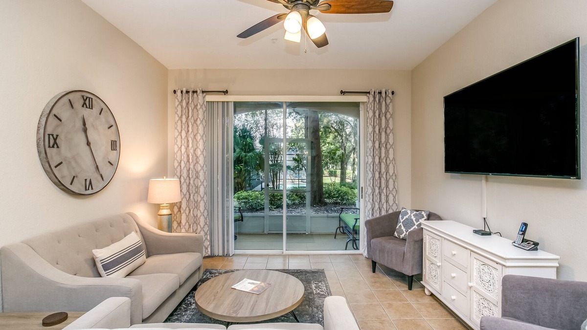 Windsor Hills Condo | Magnolia Style Condo at Windsor Hills with Disney Theme Bunk Room