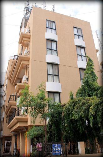 Viman Nagar Bed & Breakfast | Magnus Calypso Suites Viman Nagar