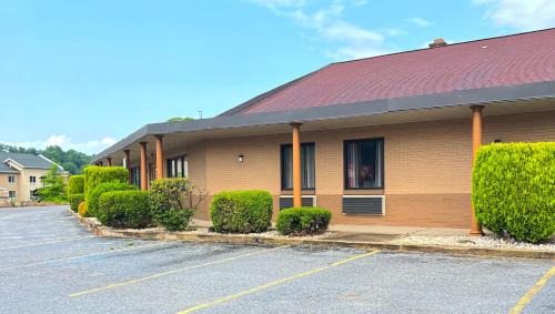 New Cumberland Hotel | Magnuson Grand Harrisburg