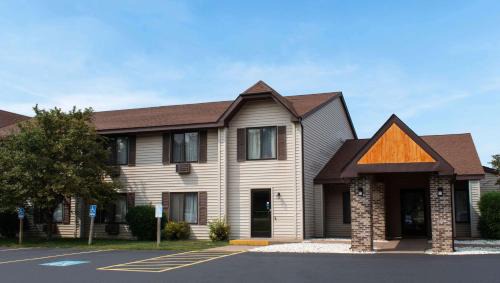 Ishpeming Hotel | Magnuson Hotel Country Inn