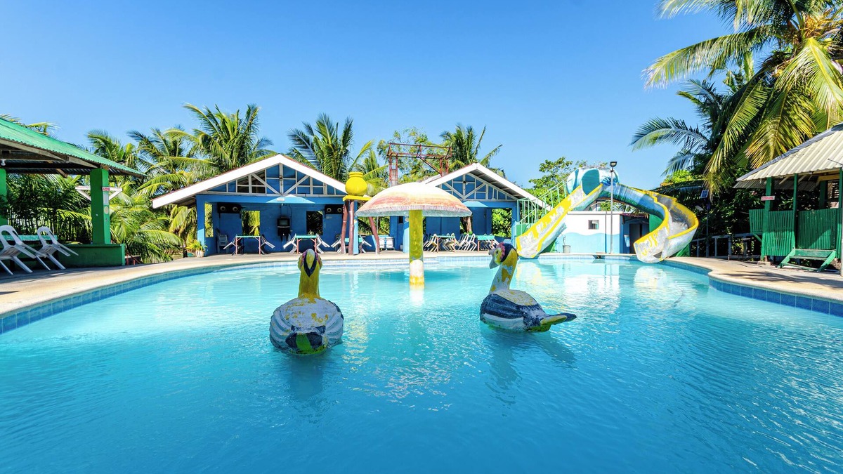 Mindoro Hotel | Magsaysay Hillside Resort powered by Cocotel