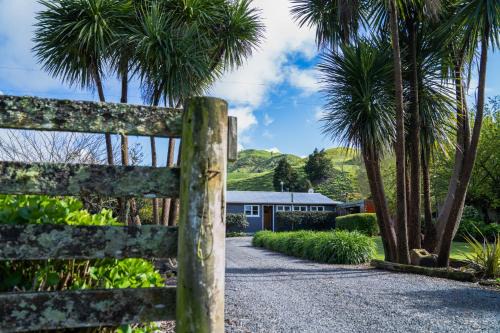 Tiniroto House | Mahaanui Cottage Farmstay