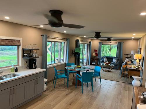 Hakalau Hotel | Mahana House Country Inn