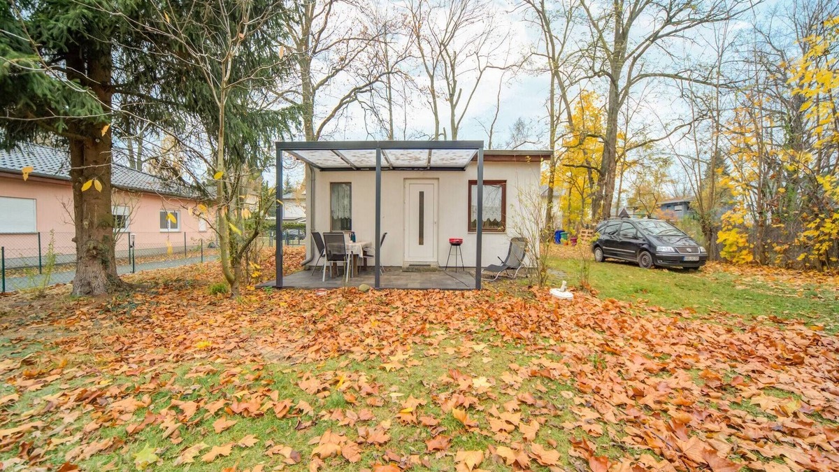 Mahlow House | Mahlow Garden Retreat