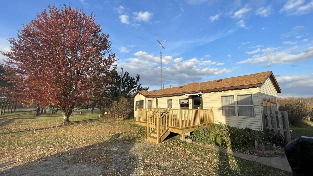 Deerwood Cottage | Mahnomen Cottage: Hike, Bike, Fish, & Relax only 2 hrs north of the Twin Cities!