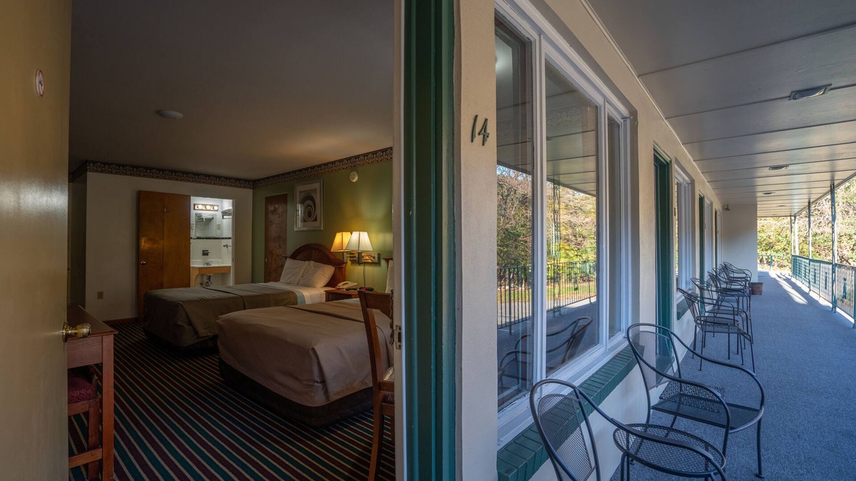 Lehighton Hotel | Mahoning Inn