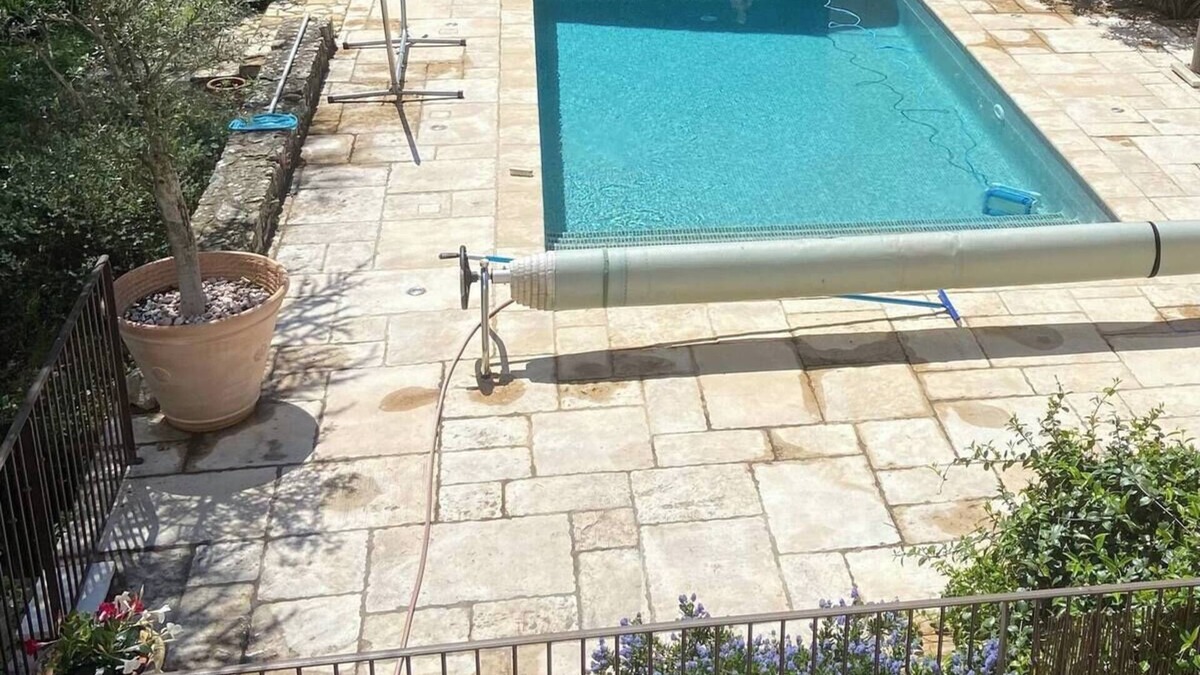Sainte-Anastasie-sur-Issole House | Maison de Charme Avec Piscine et Jardin
