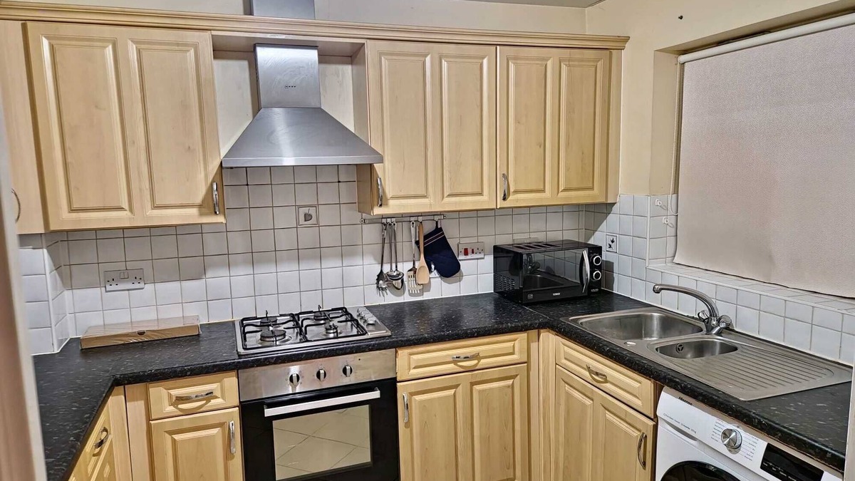 Maidstone House | Maidstone holiday apartment free sports free parking